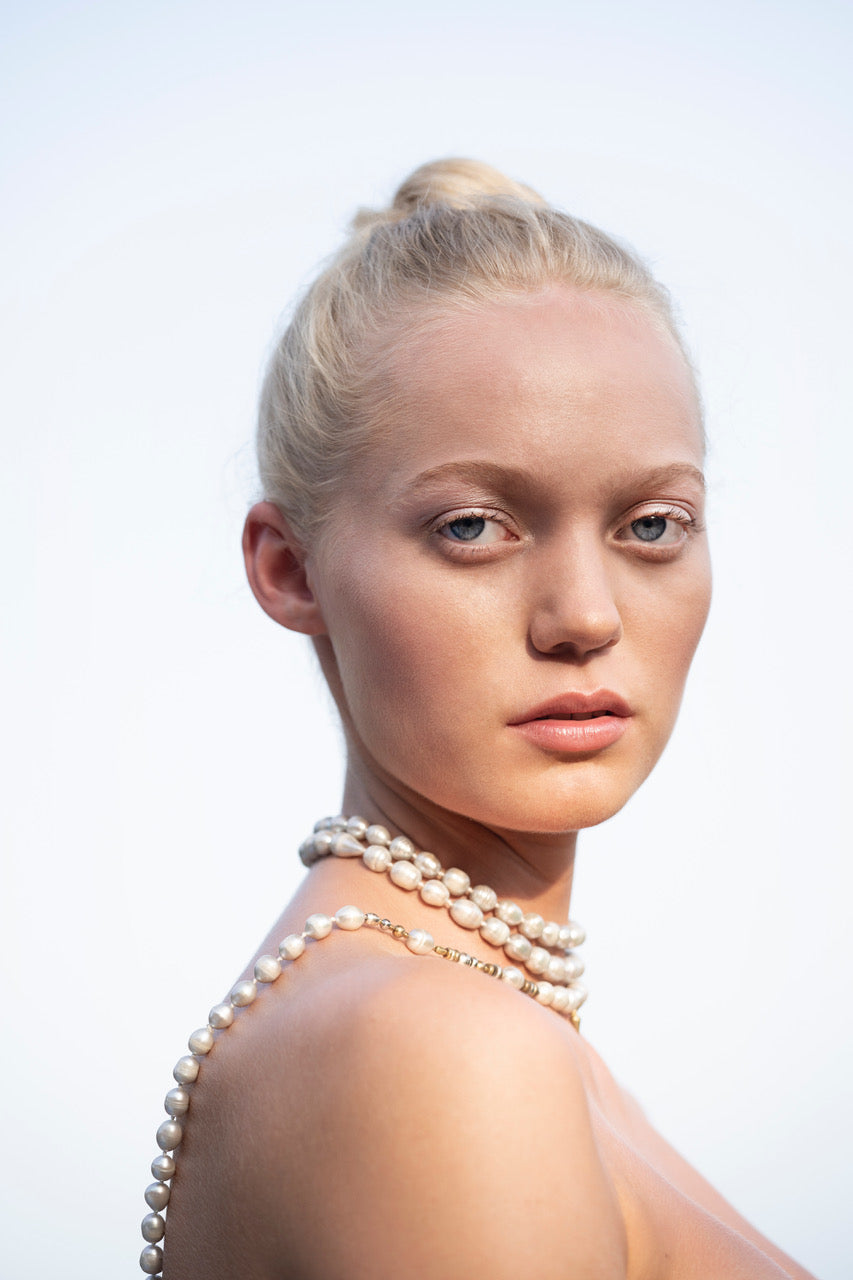 Vilma necklace with white sweet water pearls
