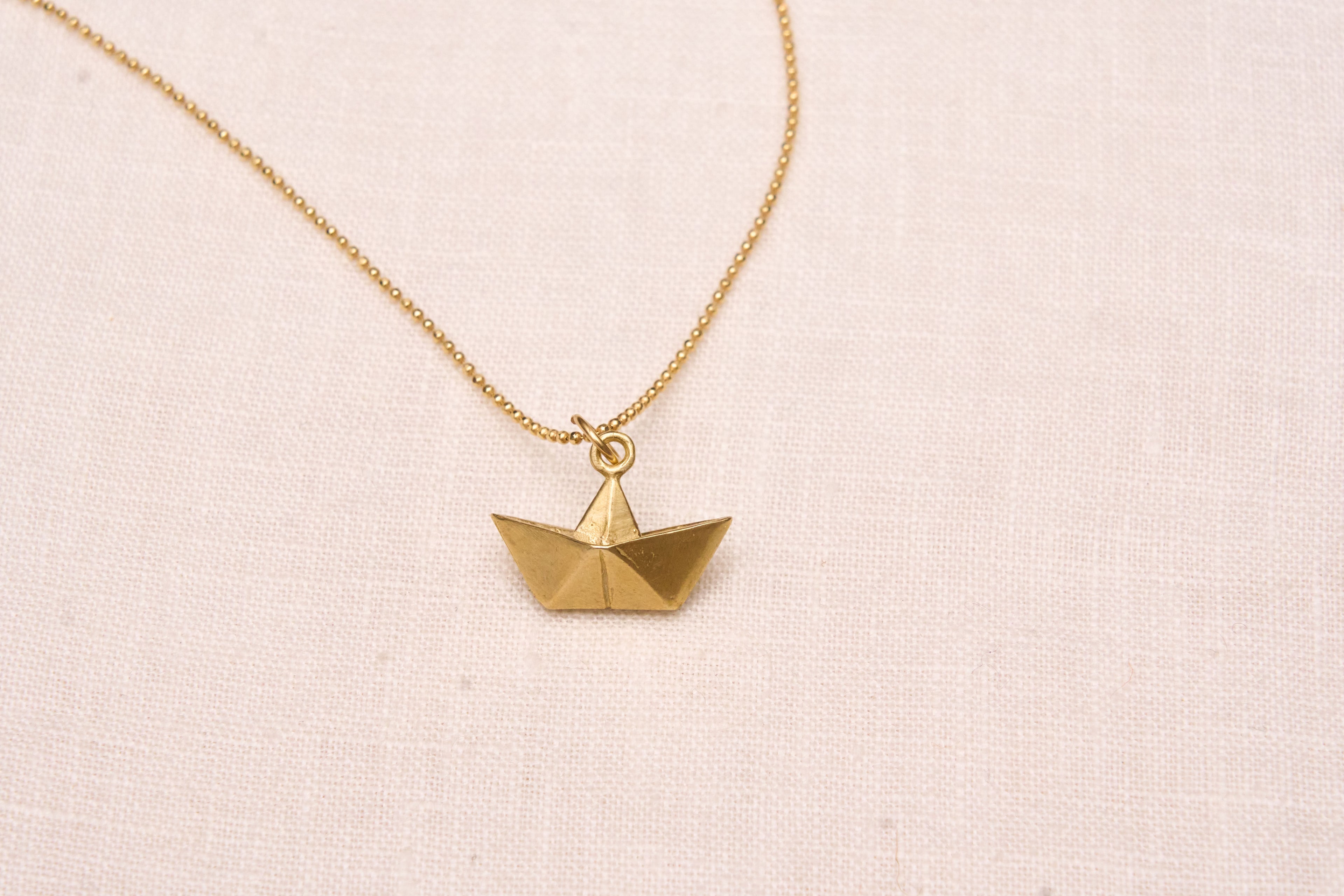 Boat necklace