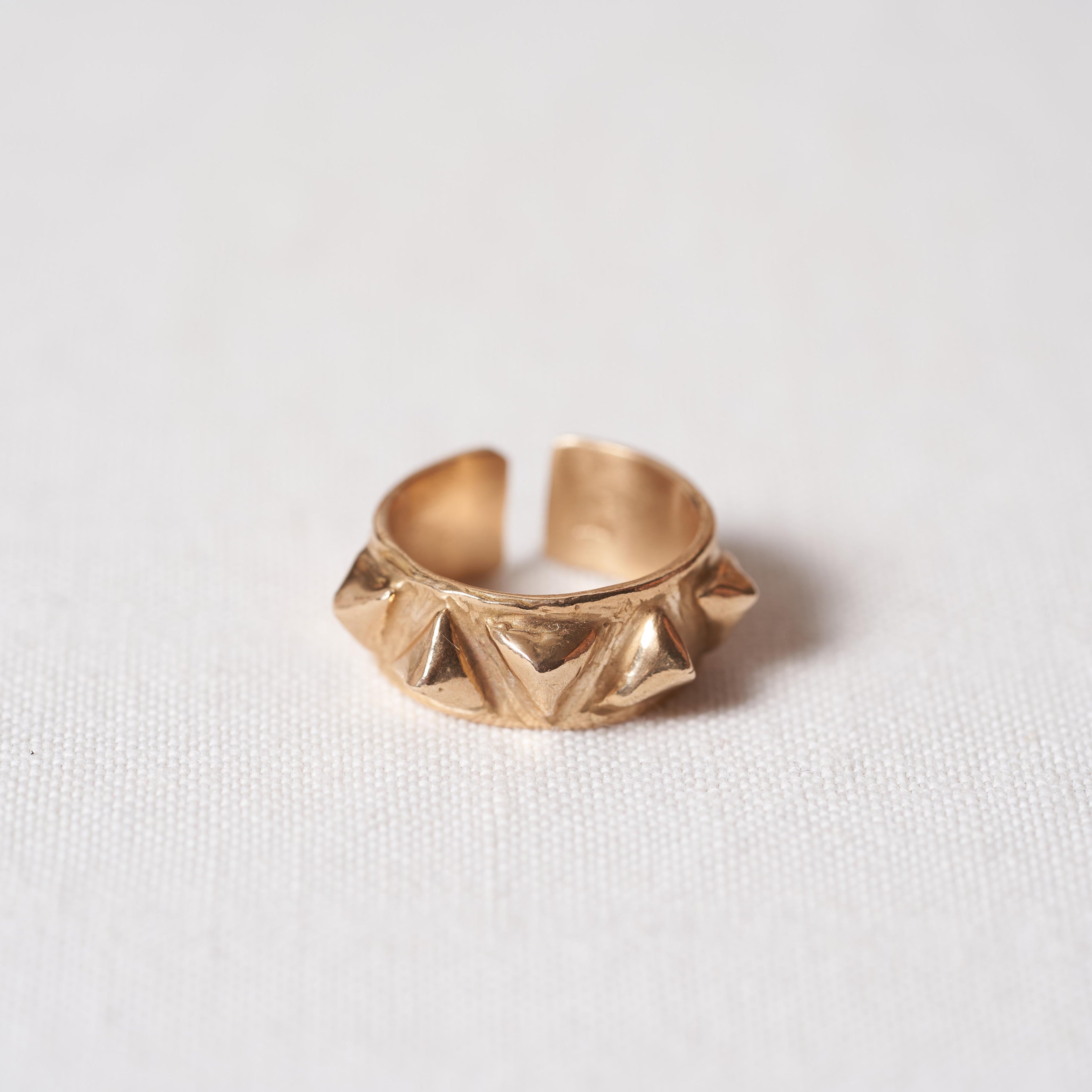 Pyramid ring
