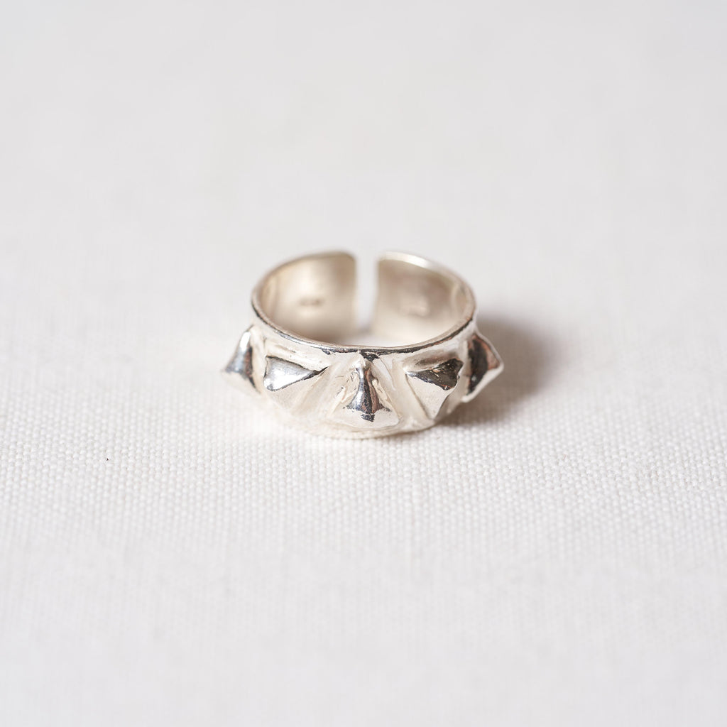 Pyramid ring
