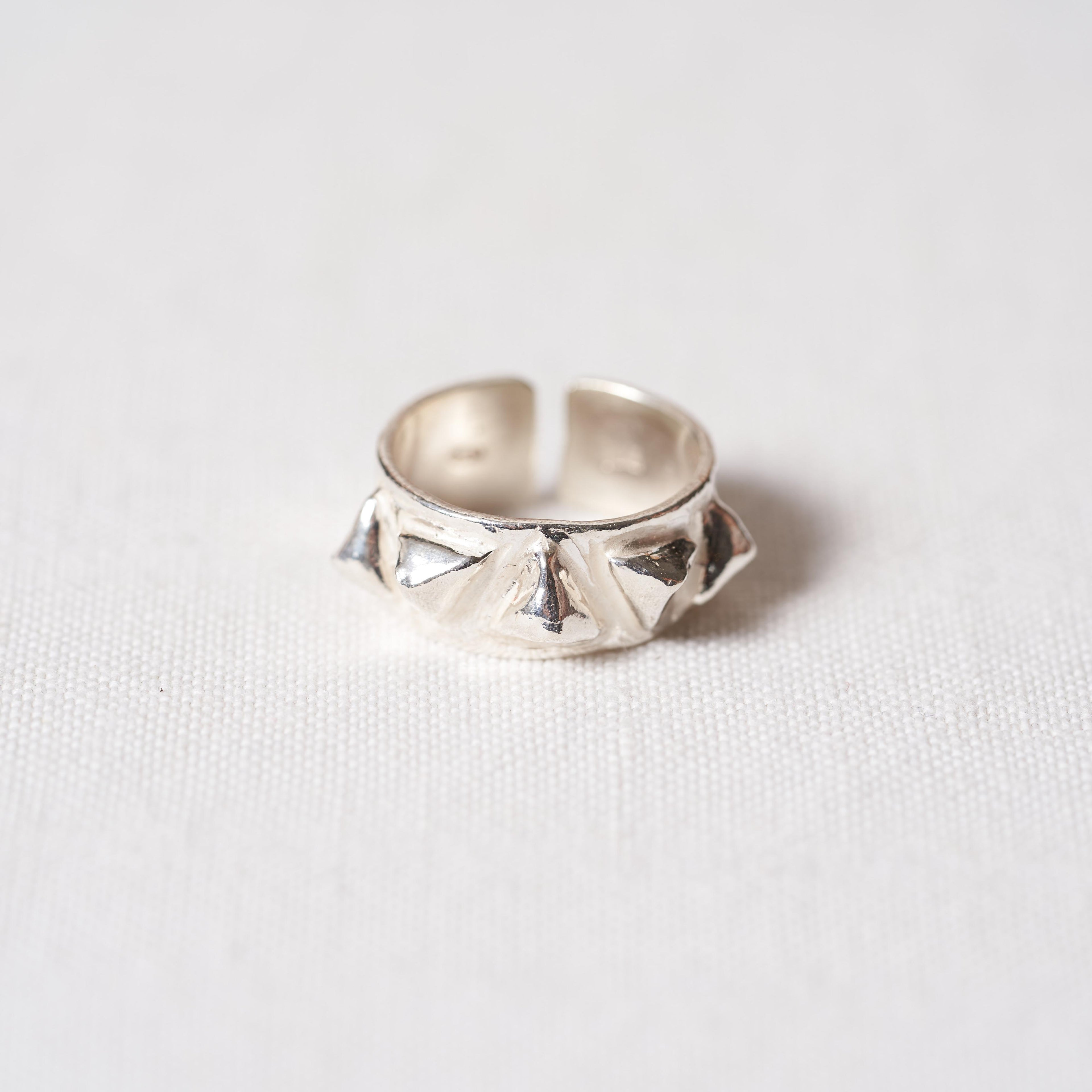 Pyramid ring