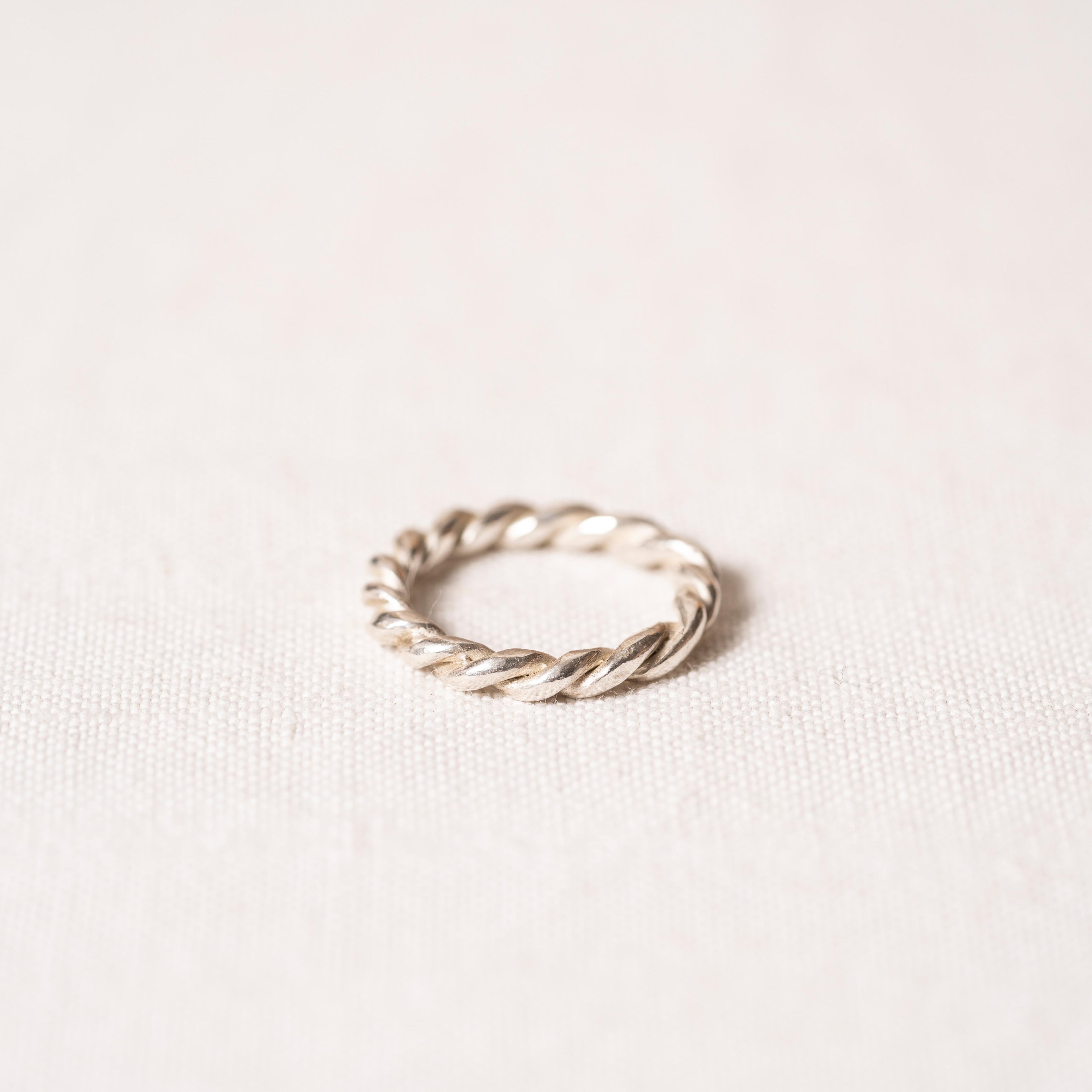 Twist ring n.2 in silver