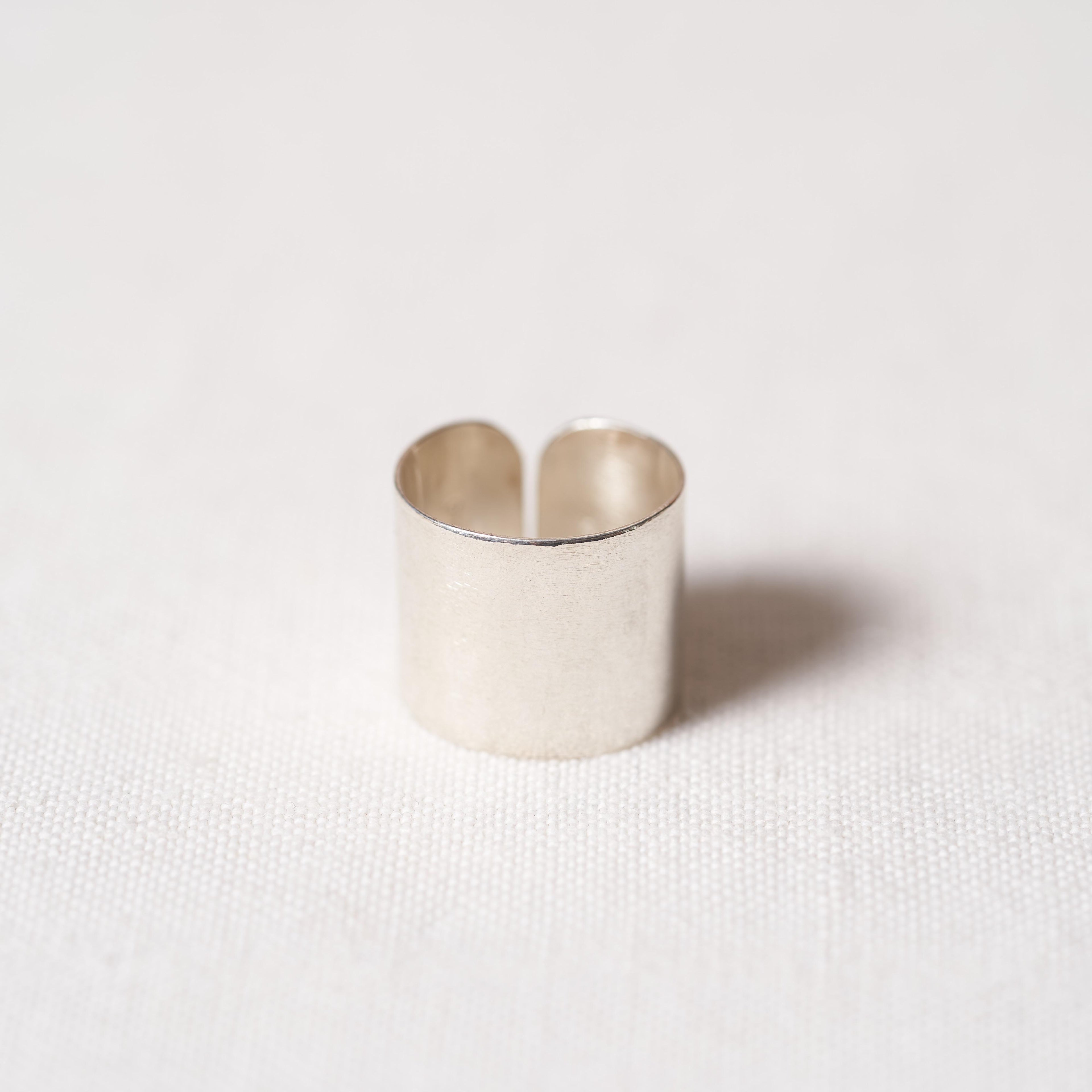 Open ring in silver