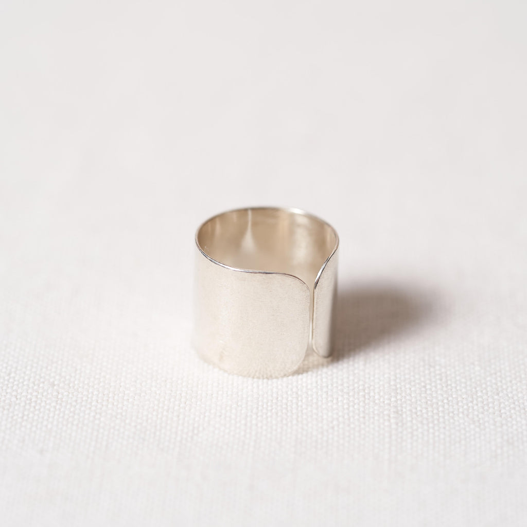 Open ring in silver