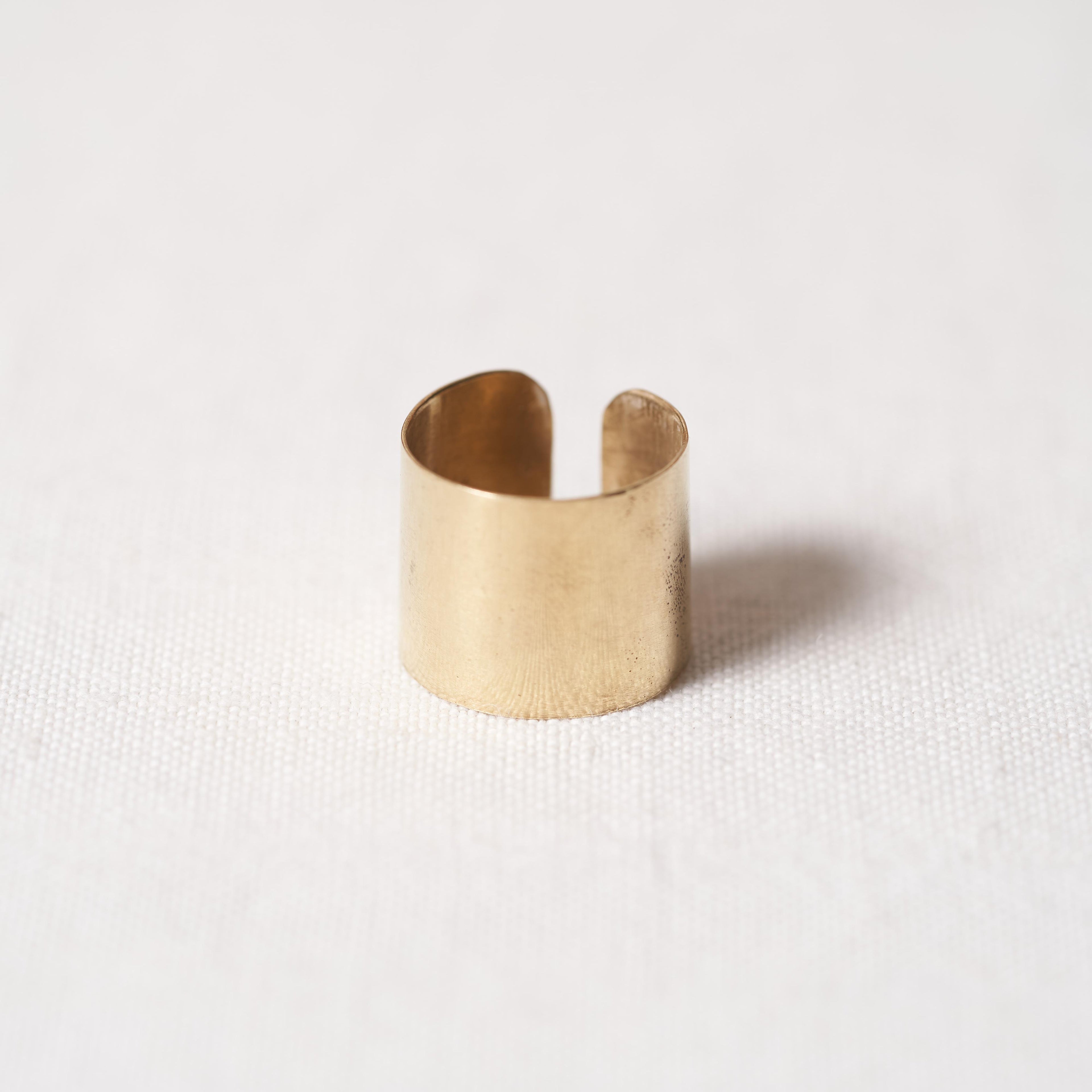 Open ring in brass