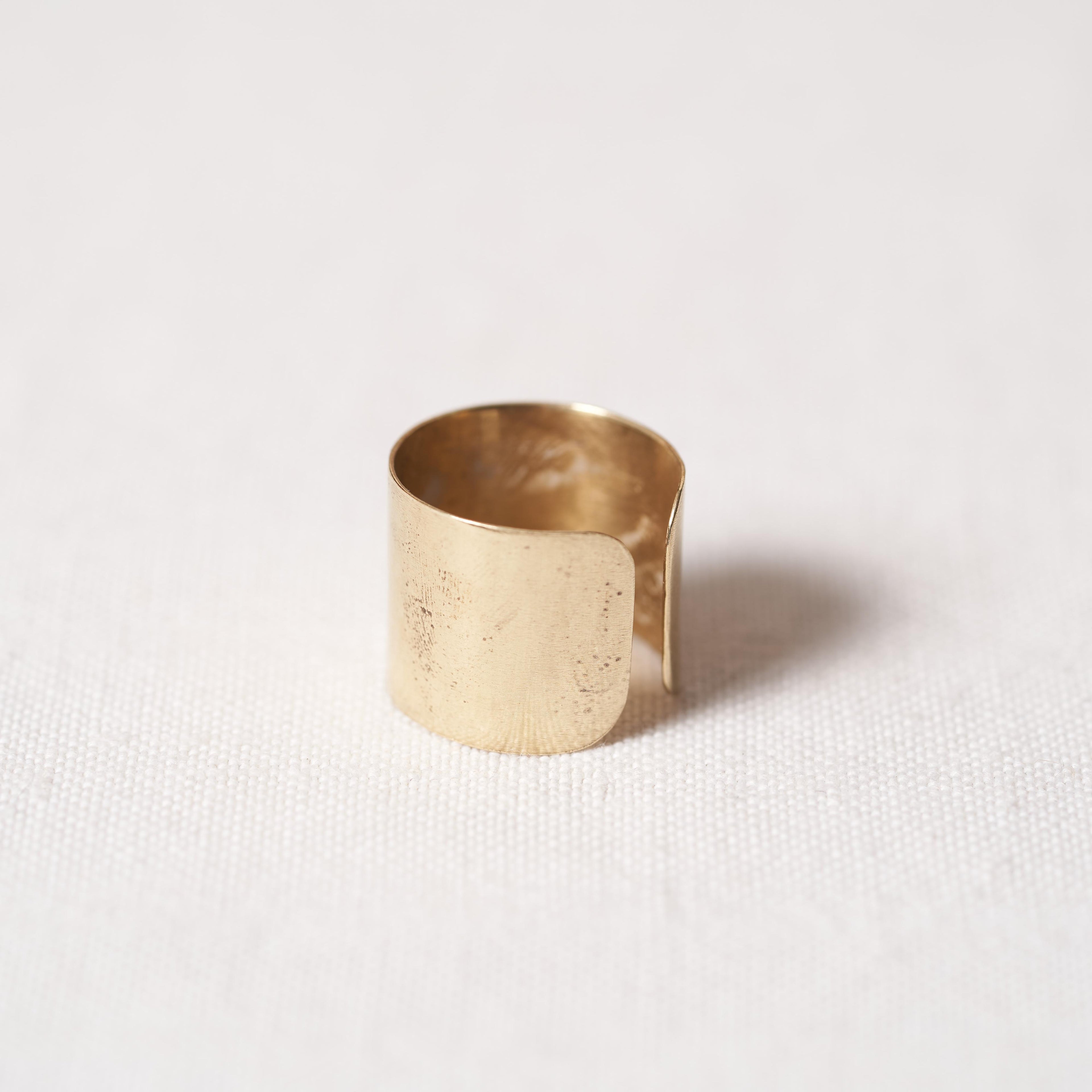 Open ring in brass
