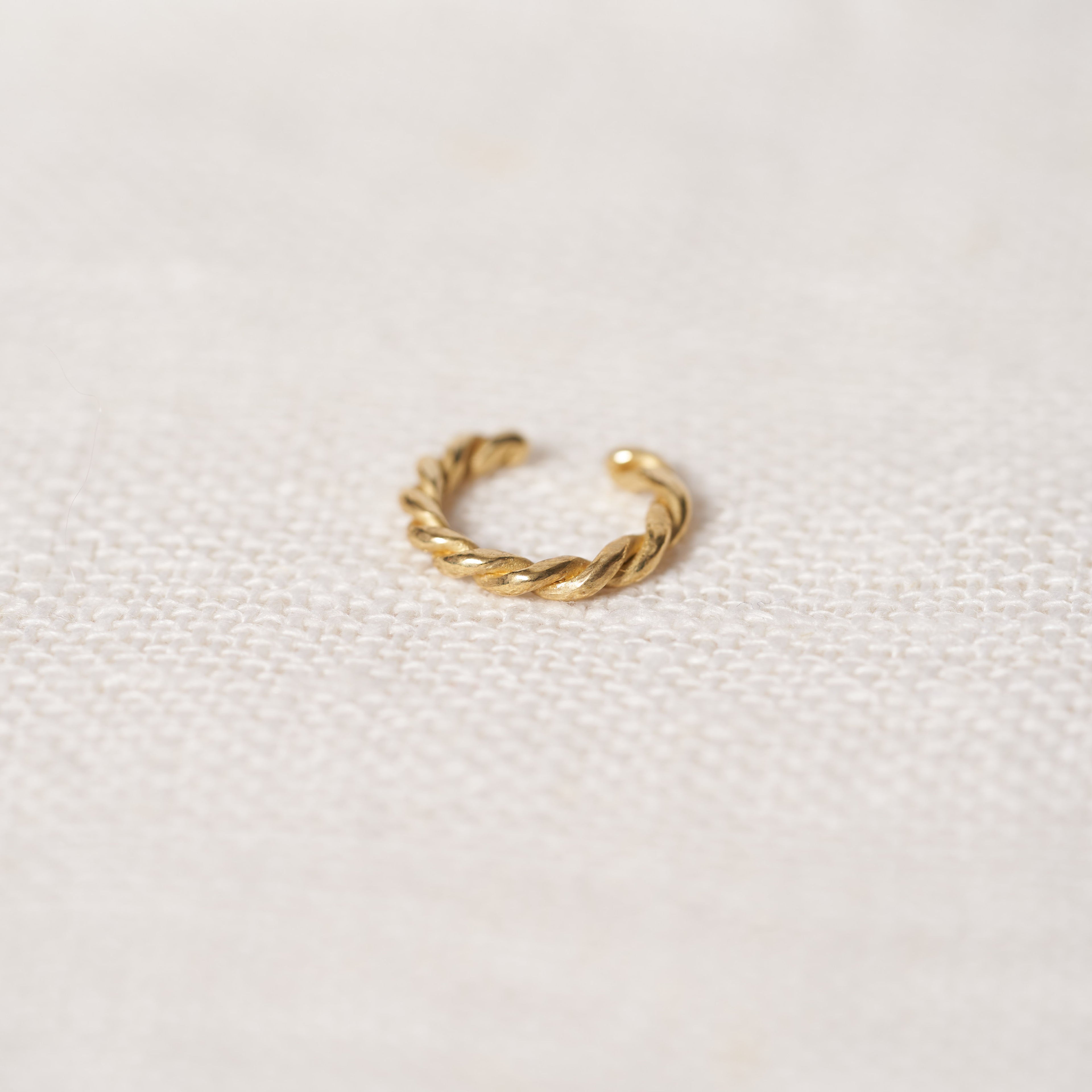 Twist Earcuff