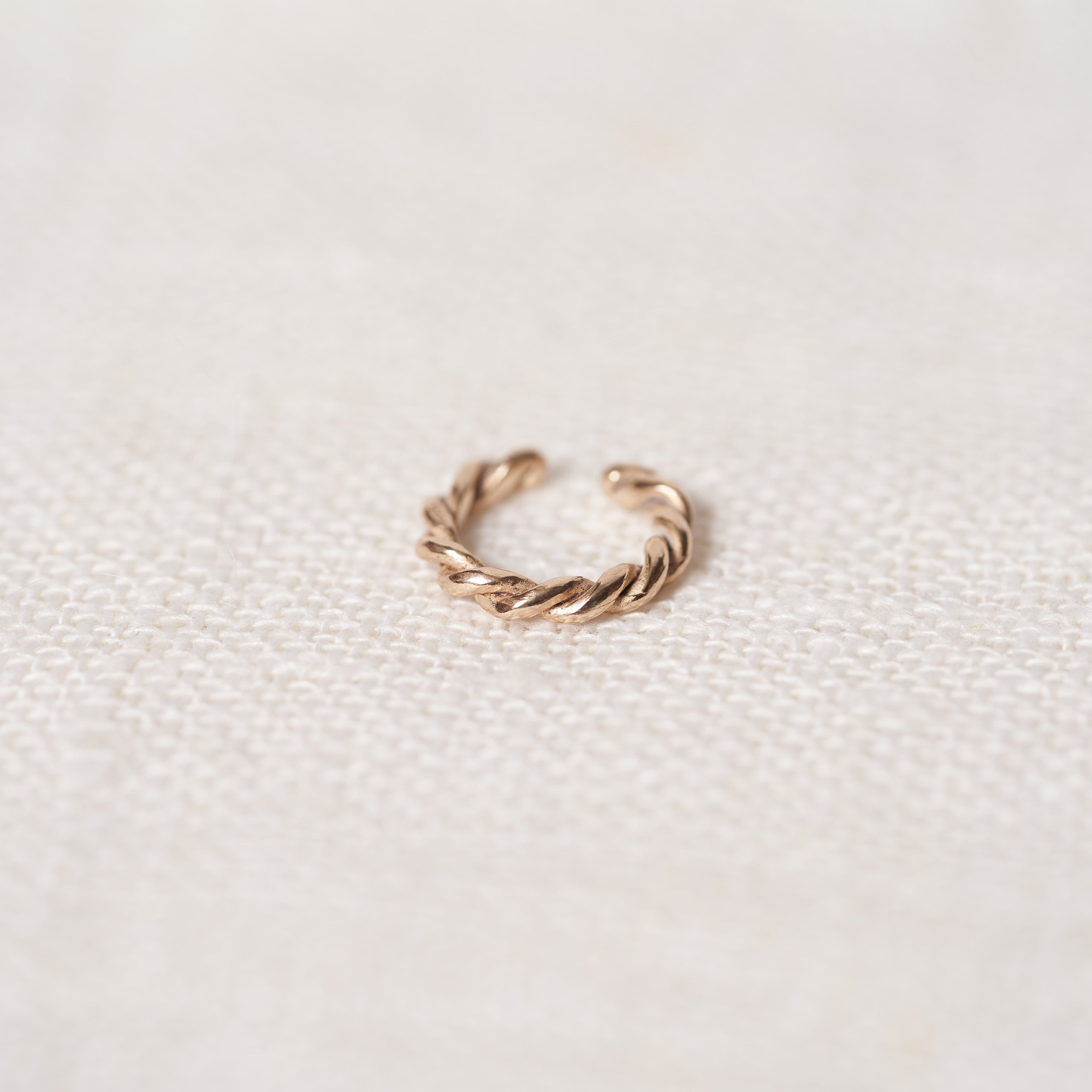 Twist Earcuff