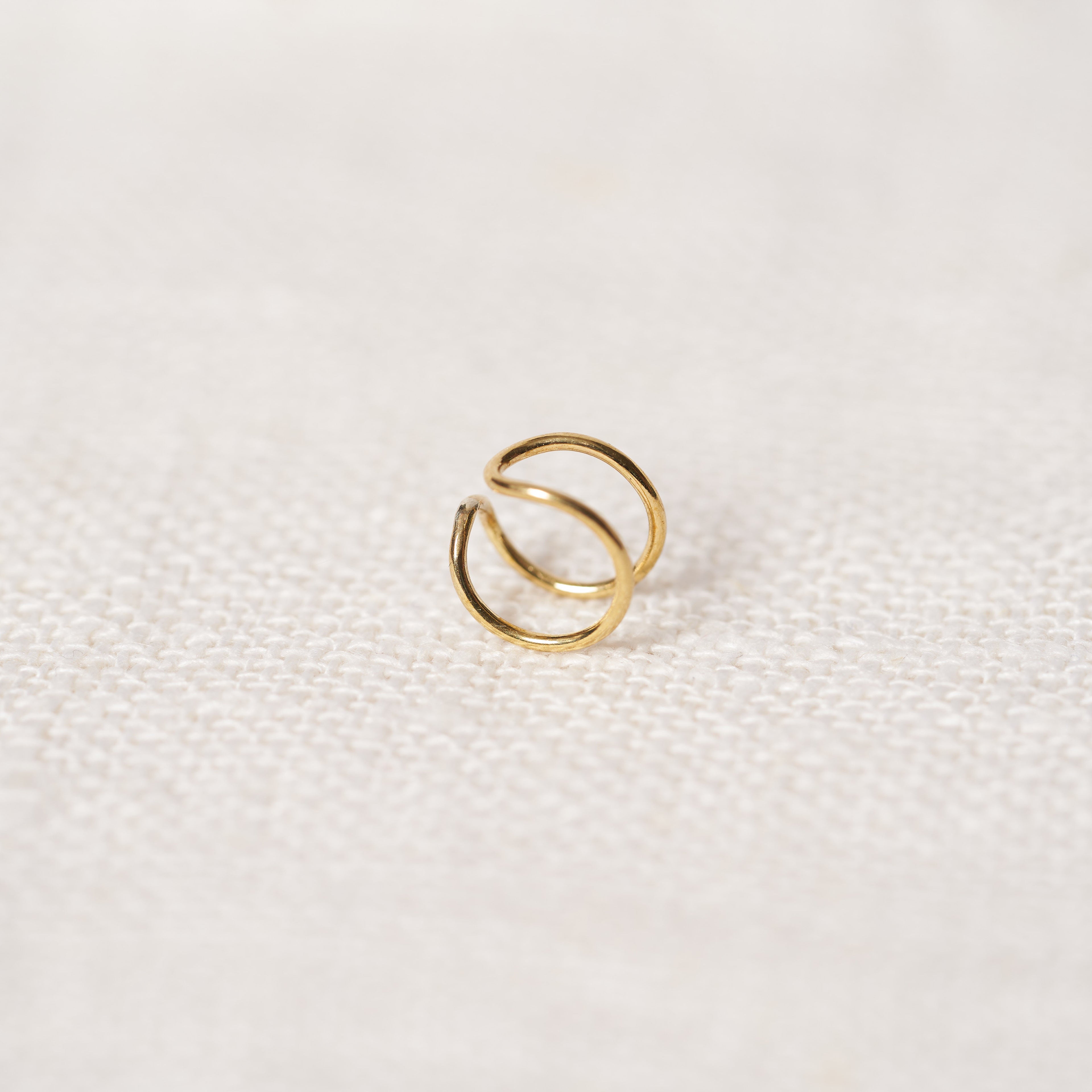 Circles in the sand earcuff