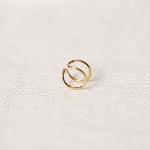 Circles in the sand earcuff