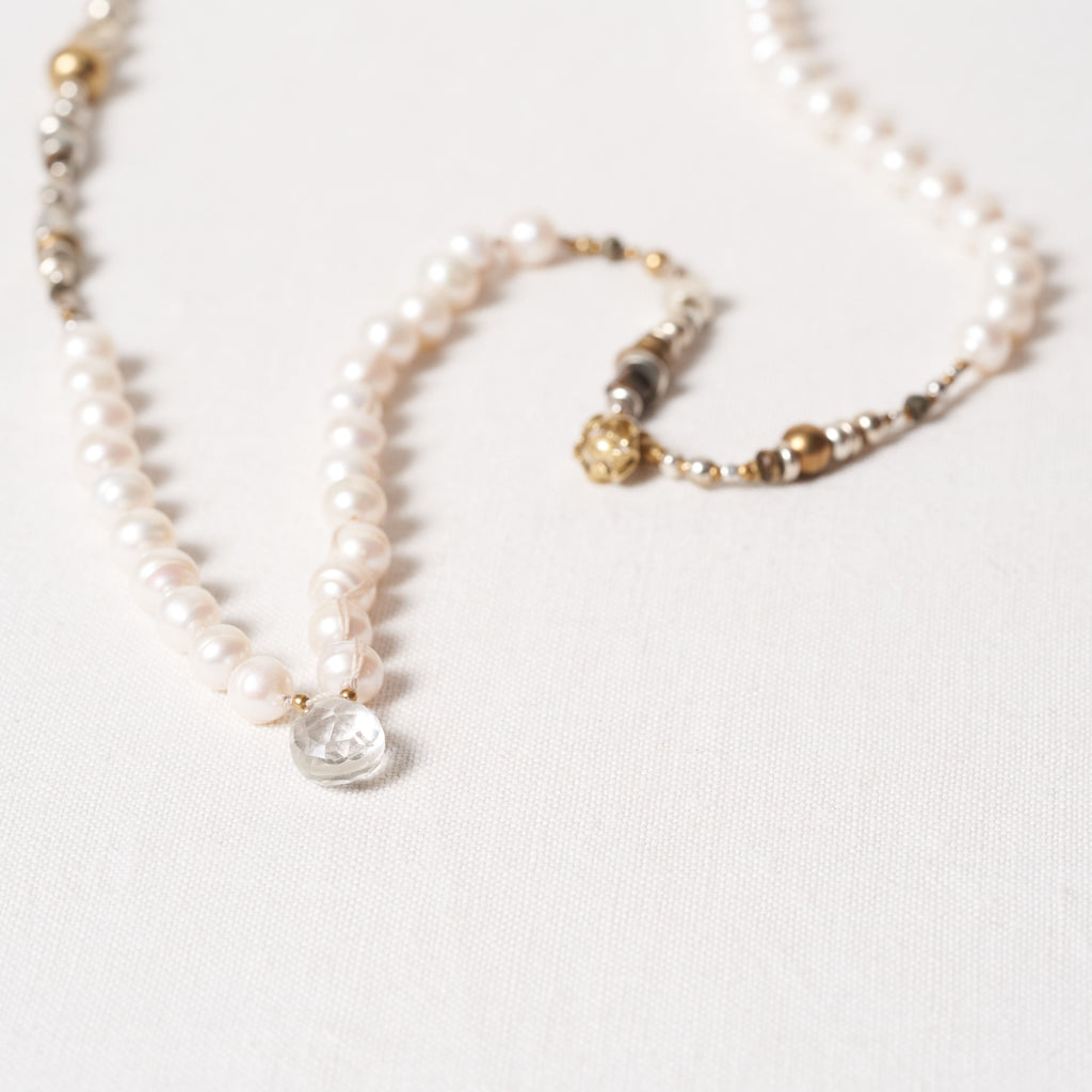 Vilma necklace with white sweet water pearls