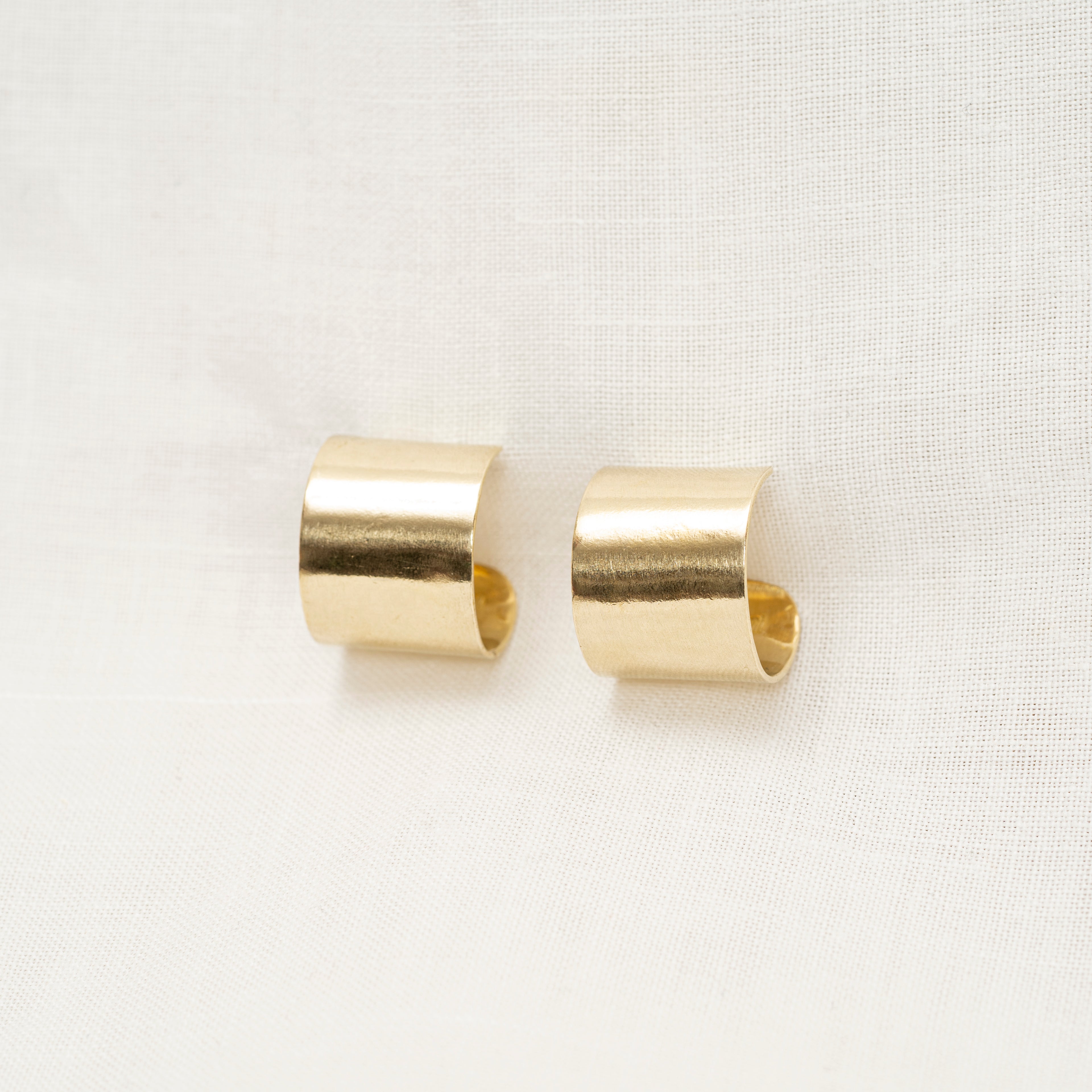 Open earrings