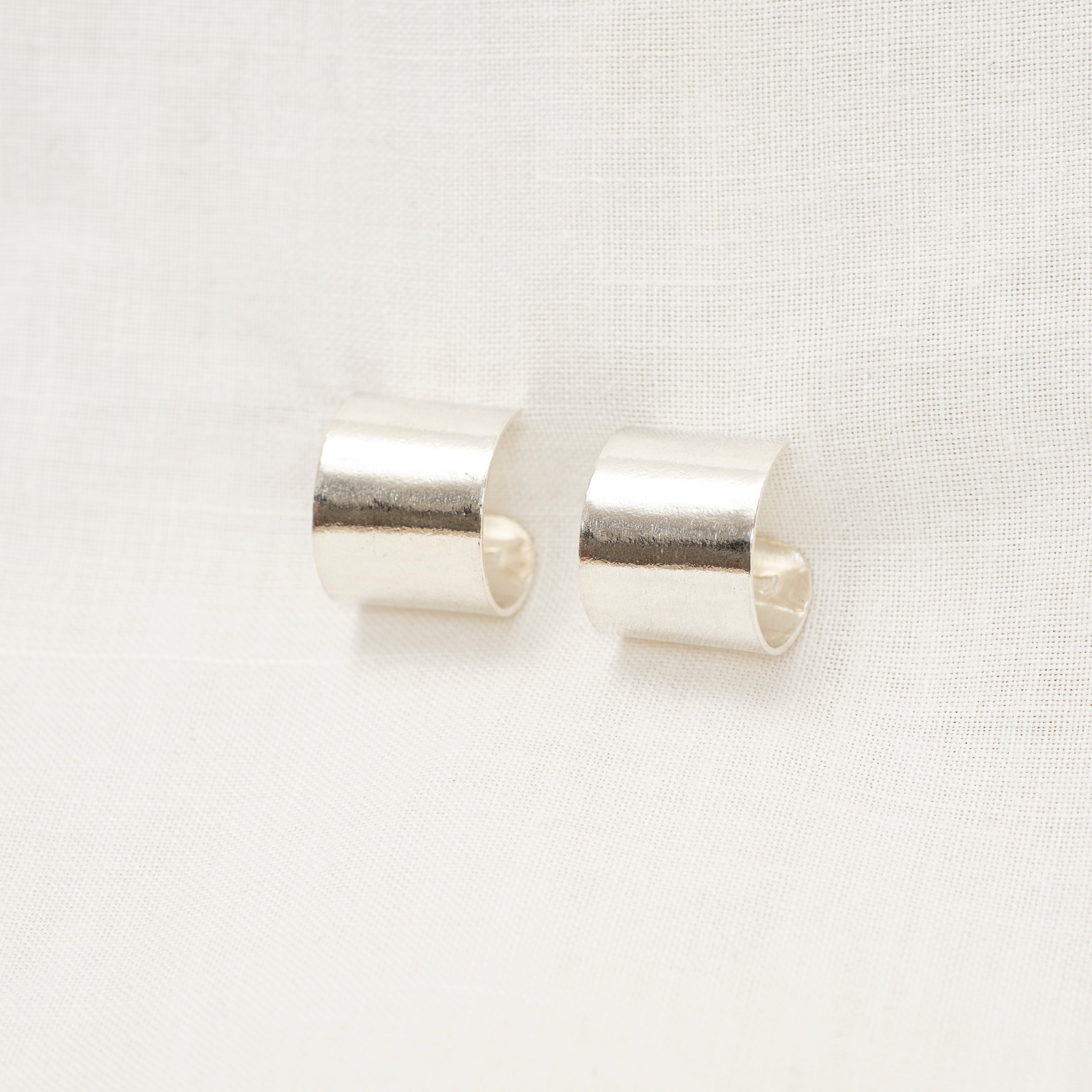 Open earrings